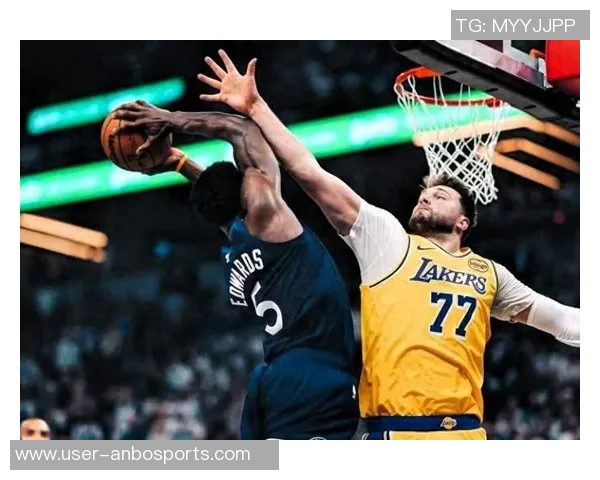 雷迪克称赞文森特在东契奇和小里身边有潜力适合担任首发位置