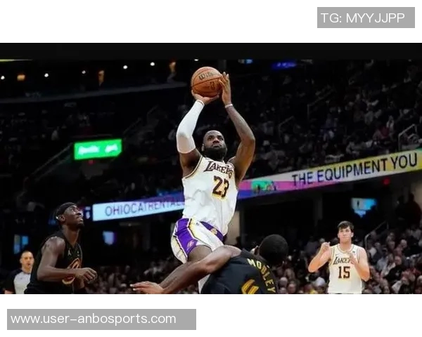 湖人三分如雨下全场34投19中命中率高达559展现强大火力